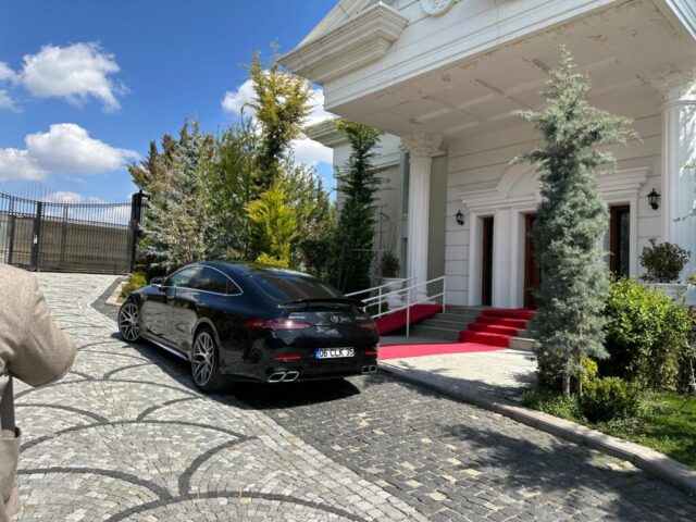 b35abfeb-1dba-4547-85eb-6497284676d8